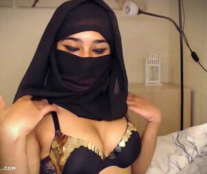 Amiraserious ckxgirl ebony niqab boulder-holder web cam