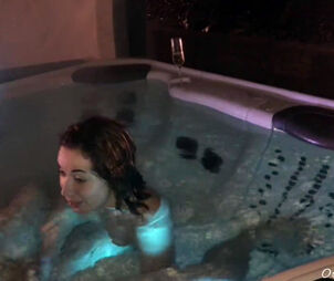 Inexperienced bj and screwing in jacuzzi